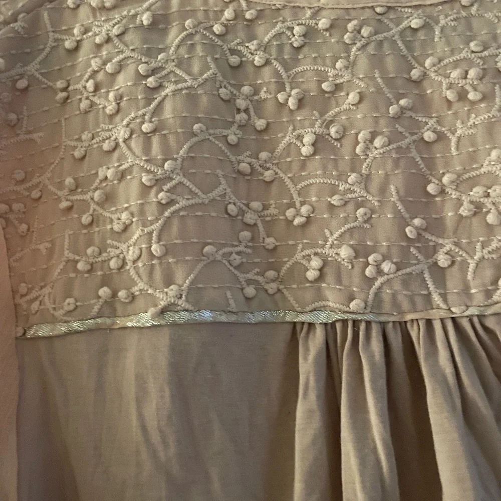 Anthropologie Tiny Embroidered Split Neck Blouse EUC - Picture 5 of 5